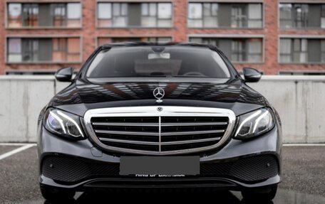 Mercedes-Benz E-Класс, 2018 год, 2 200 000 рублей, 6 фотография