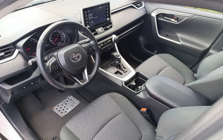 Toyota RAV4, 2019 год, 2 829 000 рублей, 10 фотография