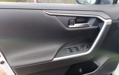 Toyota RAV4, 2019 год, 2 829 000 рублей, 9 фотография