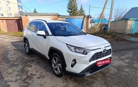 Toyota RAV4, 2019 год, 2 829 000 рублей, 2 фотография