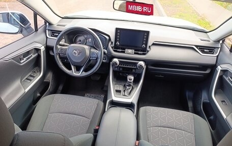 Toyota RAV4, 2019 год, 2 829 000 рублей, 12 фотография