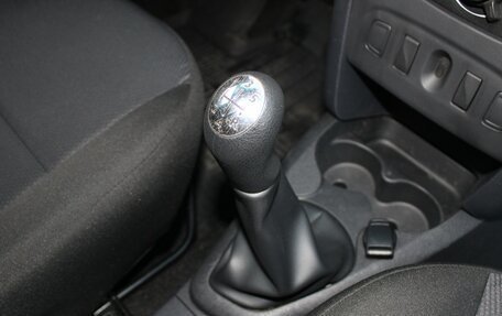 Renault Logan II, 2019 год, 835 000 рублей, 13 фотография