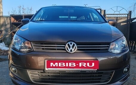 Volkswagen Polo VI (EU Market), 2015 год, 900 000 рублей, 2 фотография
