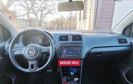 Volkswagen Polo VI (EU Market), 2015 год, 900 000 рублей, 11 фотография