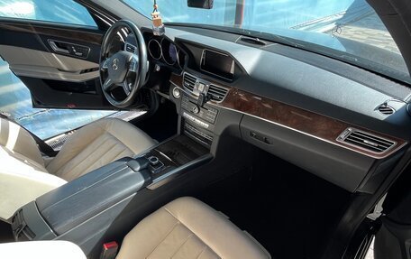 Mercedes-Benz E-Класс, 2015 год, 2 500 000 рублей, 17 фотография