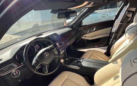 Mercedes-Benz E-Класс, 2015 год, 2 500 000 рублей, 20 фотография