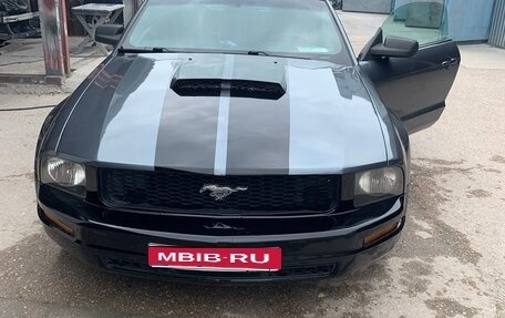 Ford Mustang VI рестайлинг, 2005 год, 2 200 000 рублей, 1 фотография