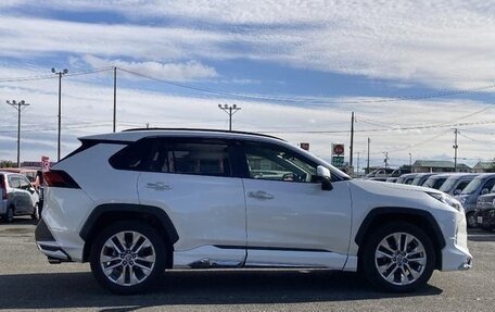 Toyota RAV4, 2021 год, 2 750 000 рублей, 2 фотография