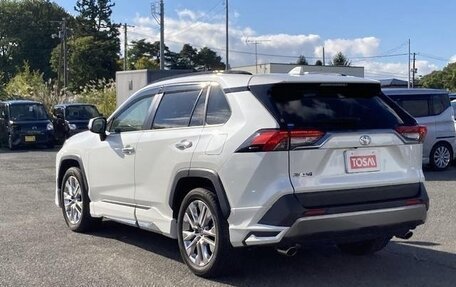 Toyota RAV4, 2021 год, 2 750 000 рублей, 4 фотография