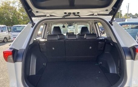 Toyota RAV4, 2021 год, 2 750 000 рублей, 12 фотография