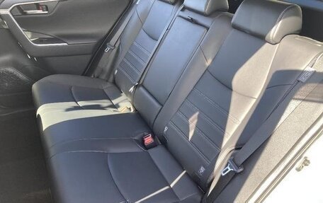 Toyota RAV4, 2021 год, 2 750 000 рублей, 11 фотография