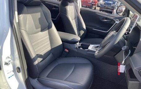 Toyota RAV4, 2021 год, 2 750 000 рублей, 9 фотография