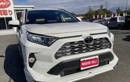 Toyota RAV4, 2021 год, 2 750 000 рублей, 6 фотография