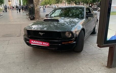 Ford Mustang VI рестайлинг, 2005 год, 2 200 000 рублей, 10 фотография