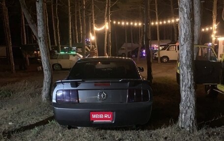 Ford Mustang VI рестайлинг, 2005 год, 2 200 000 рублей, 12 фотография