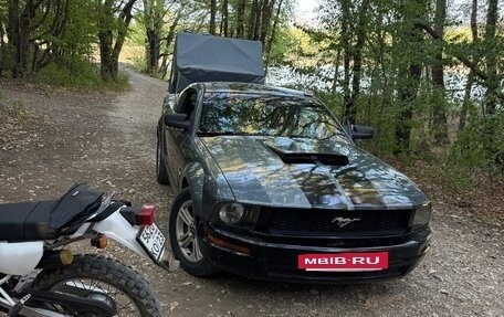 Ford Mustang VI рестайлинг, 2005 год, 2 200 000 рублей, 22 фотография