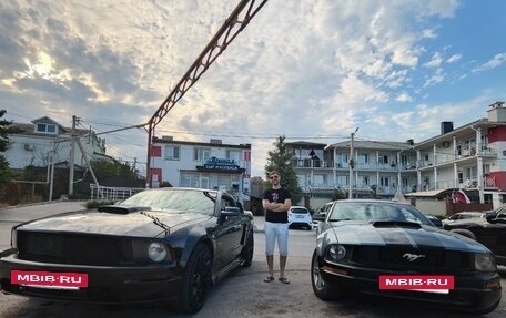 Ford Mustang VI рестайлинг, 2005 год, 2 200 000 рублей, 24 фотография