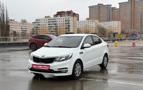 KIA Rio III рестайлинг, 2016 год, 860 000 рублей, 2 фотография