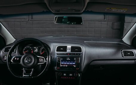Volkswagen Polo VI (EU Market), 2018 год, 706 400 рублей, 10 фотография