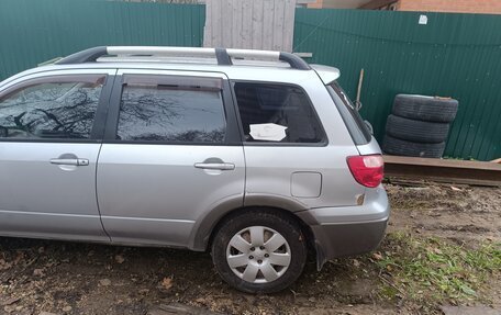 Mitsubishi Outlander III рестайлинг 3, 2006 год, 440 000 рублей, 2 фотография