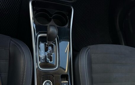 Mitsubishi Outlander III рестайлинг 3, 2021 год, 3 300 000 рублей, 8 фотография