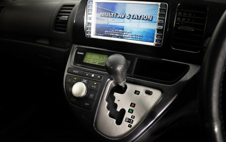 Toyota Wish II, 2005 год, 899 000 рублей, 12 фотография