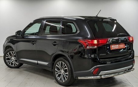 Mitsubishi Outlander III рестайлинг 3, 2016 год, 1 750 000 рублей, 7 фотография