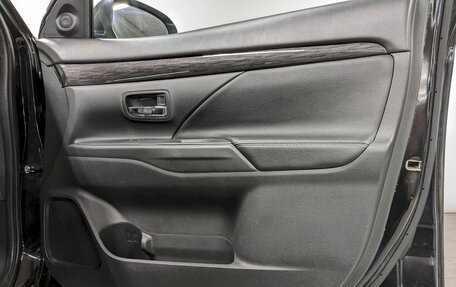 Mitsubishi Outlander III рестайлинг 3, 2016 год, 1 750 000 рублей, 19 фотография