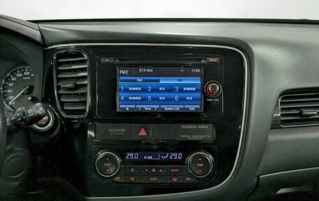 Mitsubishi Outlander III рестайлинг 3, 2016 год, 1 750 000 рублей, 24 фотография