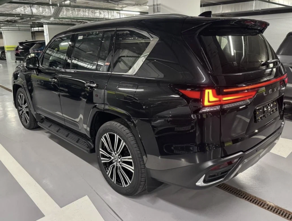 Lexus LX III рестайлинг 2, 2025 год, 20 000 000 рублей, 3 фотография