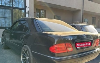 Mercedes-Benz E-Класс, 1998 год, 300 000 рублей, 1 фотография