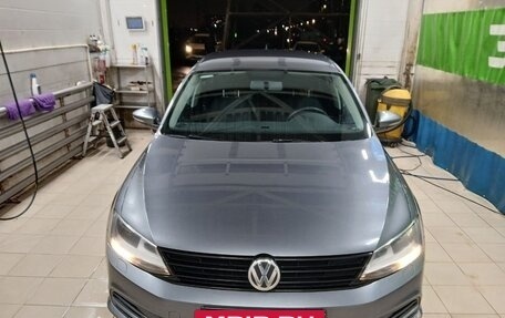 Volkswagen Jetta VI, 2015 год, 950 000 рублей, 2 фотография