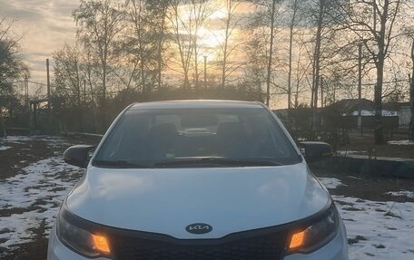 KIA Rio III рестайлинг, 2015 год, 999 999 рублей, 3 фотография