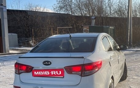 KIA Rio III рестайлинг, 2015 год, 999 999 рублей, 13 фотография