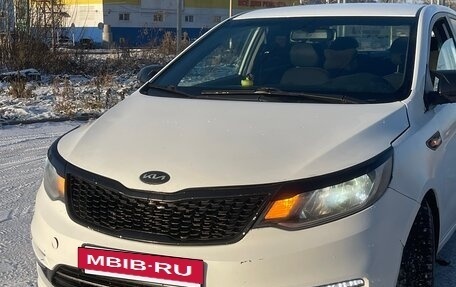 KIA Rio III рестайлинг, 2015 год, 999 999 рублей, 8 фотография
