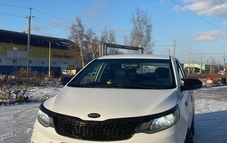 KIA Rio III рестайлинг, 2015 год, 999 999 рублей, 12 фотография