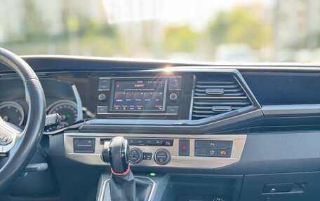 Volkswagen Multivan T6 рестайлинг, 2021 год, 6 530 000 рублей, 8 фотография