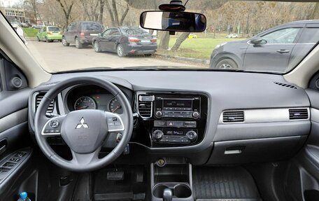 Mitsubishi Outlander III рестайлинг 3, 2013 год, 1 100 000 рублей, 9 фотография