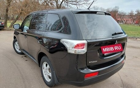Mitsubishi Outlander III рестайлинг 3, 2013 год, 1 100 000 рублей, 4 фотография