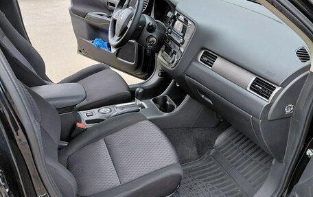 Mitsubishi Outlander III рестайлинг 3, 2013 год, 1 100 000 рублей, 13 фотография