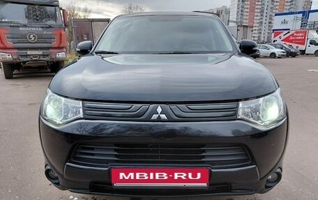 Mitsubishi Outlander III рестайлинг 3, 2013 год, 1 100 000 рублей, 7 фотография