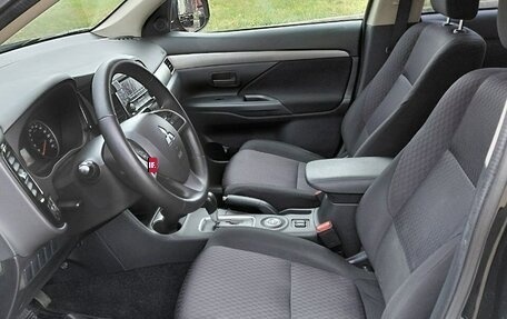 Mitsubishi Outlander III рестайлинг 3, 2013 год, 1 100 000 рублей, 12 фотография