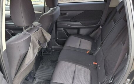 Mitsubishi Outlander III рестайлинг 3, 2013 год, 1 100 000 рублей, 15 фотография