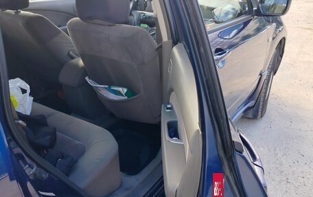 Mitsubishi Outlander III рестайлинг 3, 2003 год, 650 000 рублей, 10 фотография