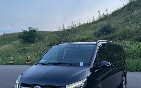 Mercedes-Benz V-Класс, 2018 год, 4 000 000 рублей, 1 фотография