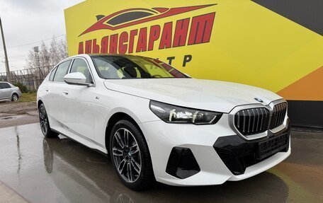 BMW 5 серия, 2025 год, 8 900 000 рублей, 8 фотография
