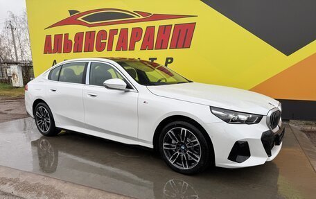 BMW 5 серия, 2025 год, 8 900 000 рублей, 9 фотография