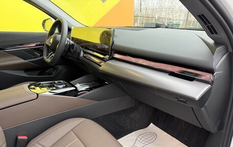 BMW 5 серия, 2025 год, 8 900 000 рублей, 37 фотография