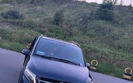 Mercedes-Benz V-Класс, 2018 год, 4 000 000 рублей, 2 фотография