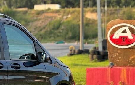 Mercedes-Benz V-Класс, 2018 год, 4 000 000 рублей, 3 фотография